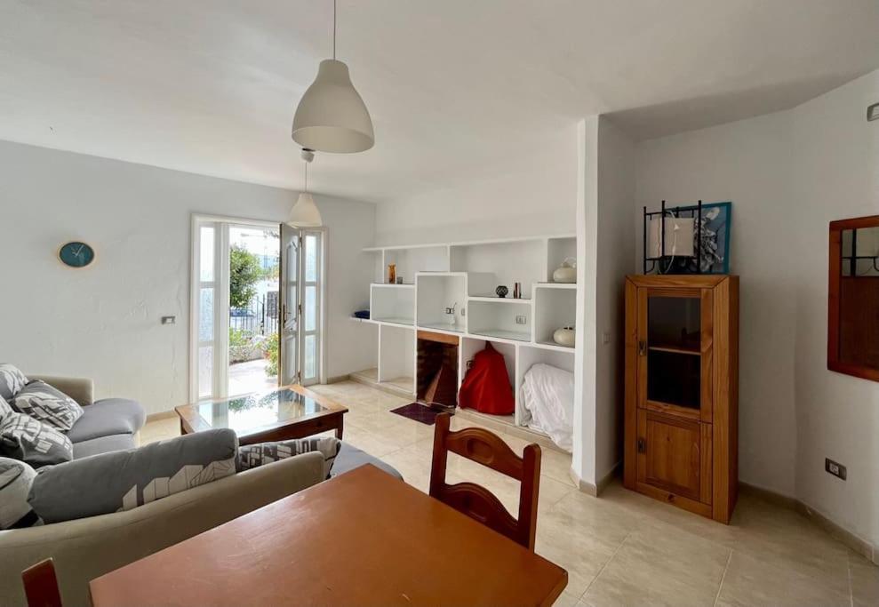 Playa Chica Apt With Terrace 100 M From The Sea Пуэрто дель Кармен Экстерьер фото